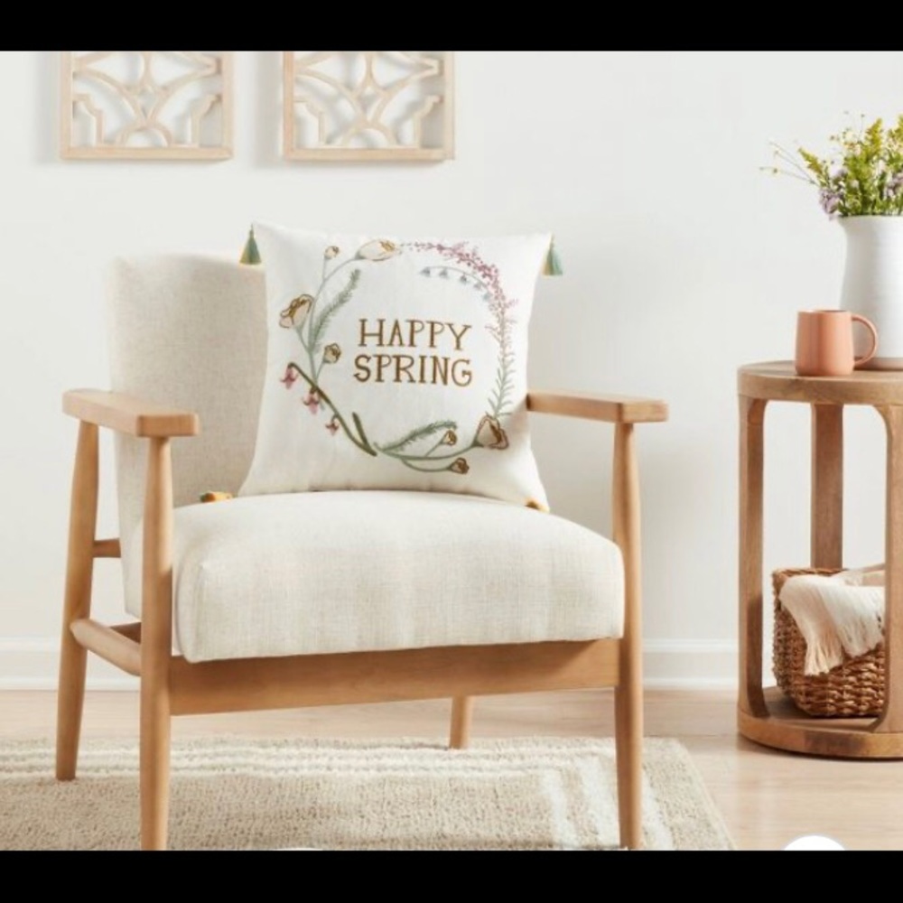 ‼️SOLD‼️ NWT Tapestry Style Embroidered Pillow with Tassels